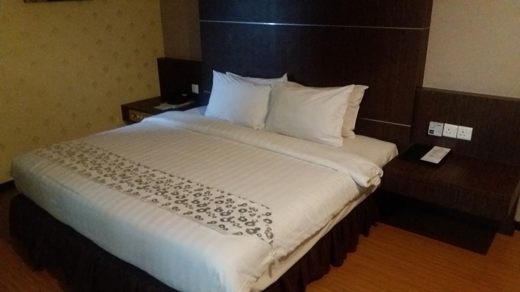 Penview Hotel Kuching Exterior photo