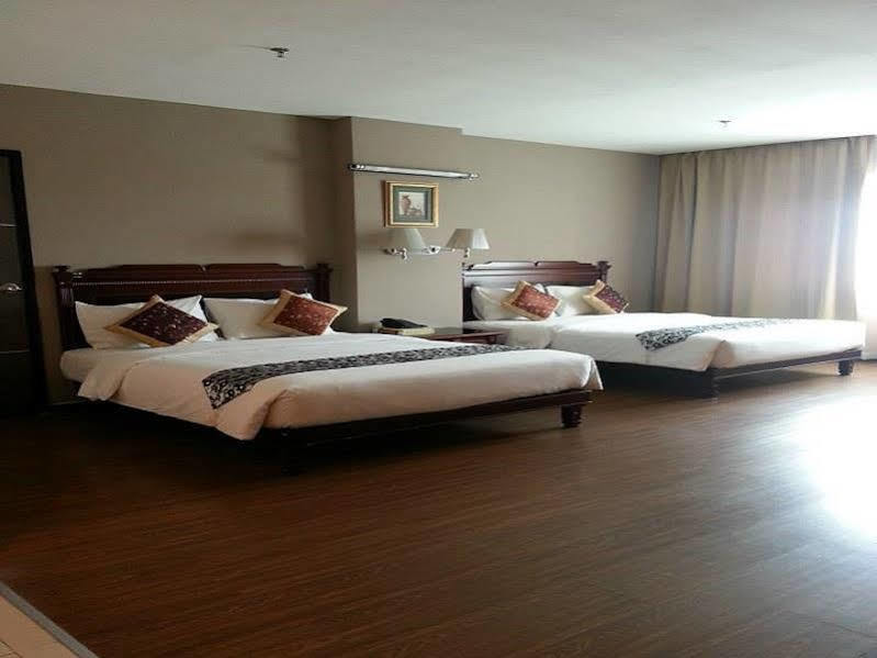 Penview Hotel Kuching Exterior photo